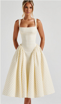 French Style Women’s Dress – Elegant Fresh Feminine Design